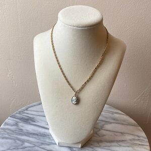 Vintage 1970s Avon Cameo pendant with beautiful gold tone chain